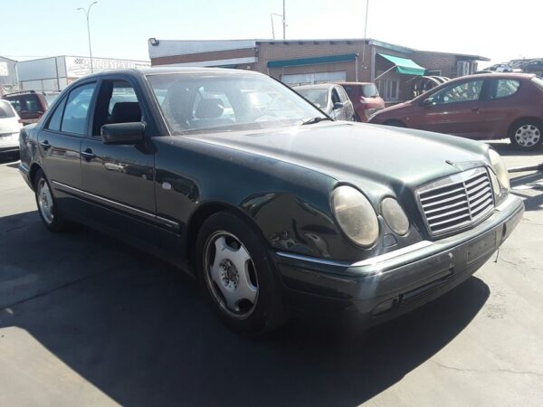 FARO IZQUIERDO MERCEDES-BENZ CLASE E (BM 210) BERLINA - Imagen 4