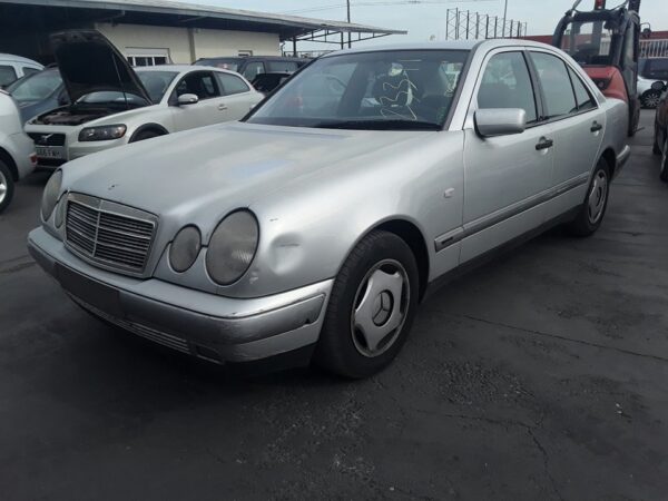 ELEVALUNAS DELANTERO IZQUIERDO MERCEDES CLASE E  BERLINA DIESEL - Imagen 3
