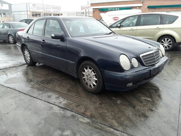 PILOTO TRASERO DERECHO MERCEDES CLASE E  BERLINA DIESEL - Imagen 3