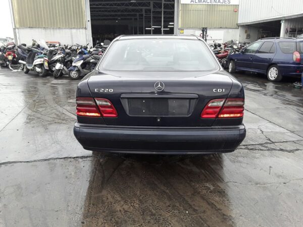 FARO IZQUIERDO MERCEDES CLASE E  BERLINA DIESEL - Imagen 4