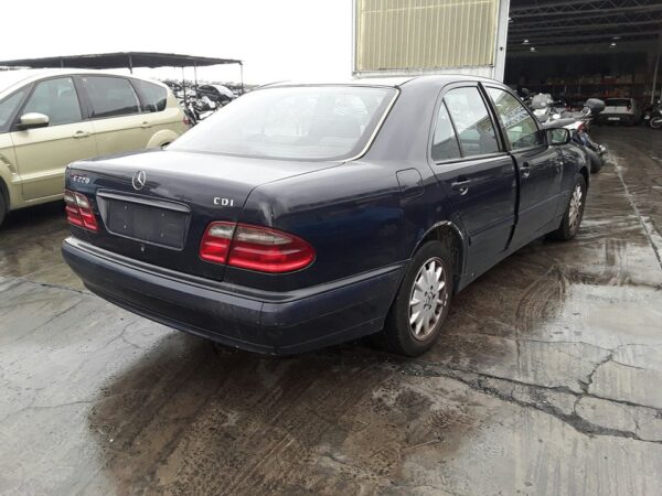 PILOTO TRASERO DERECHO MERCEDES CLASE E  BERLINA DIESEL - Imagen 4
