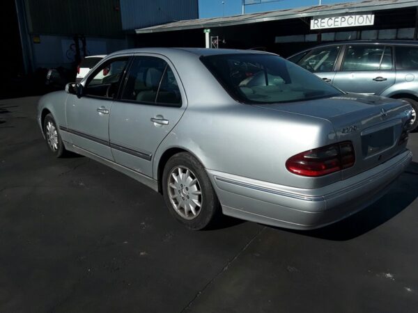 CERRADURA MALETERO / PORTON MERCEDES CLASE E  FAMILIAR - Imagen 4