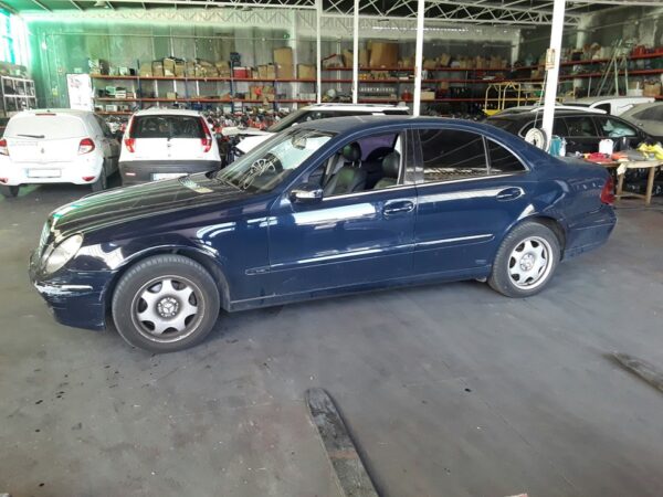 FARO DERECHO MERCEDES CLASE E  BERLINA - Imagen 3