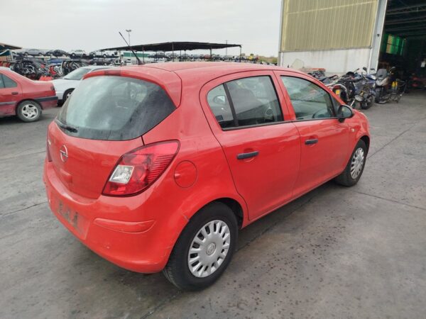 PILOTO TRASERO IZQUIERDO OPEL CORSA D - Imagen 3