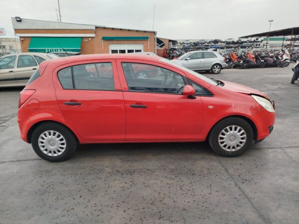 PILOTO TRASERO IZQUIERDO OPEL CORSA D - Imagen 4