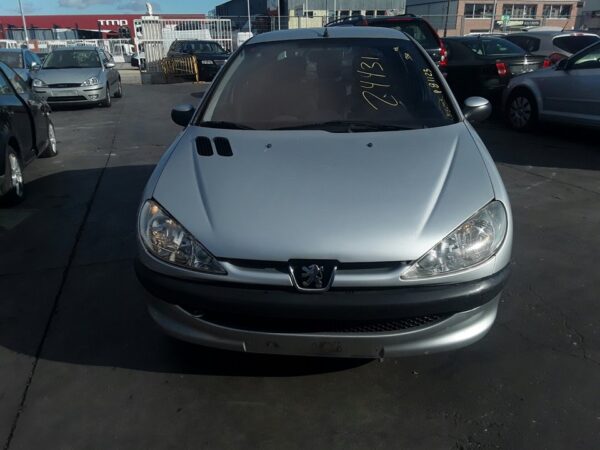 PILOTO TRASERO IZQUIERDO PEUGEOT 206 BERLINA - Imagen 2