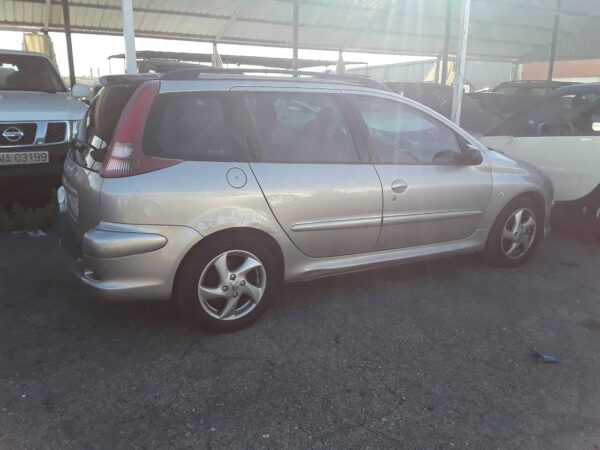 CAJA RELES / FUSIBLES PEUGEOT 206 SW - Imagen 3