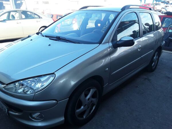 CAJA RELES / FUSIBLES PEUGEOT 206 SW - Imagen 5