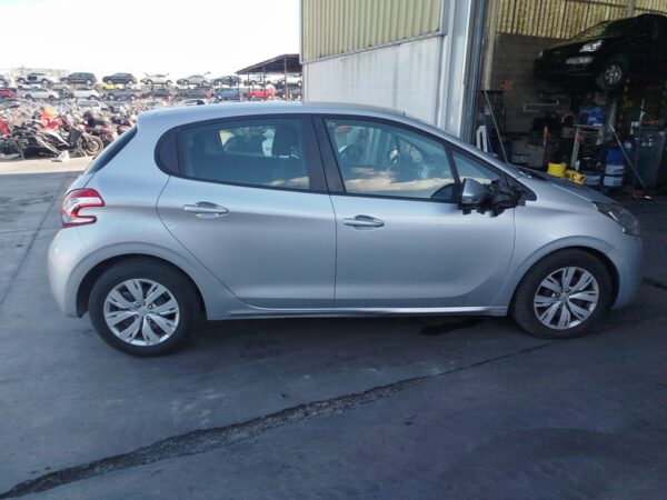 FARO IZQUIERDO PEUGEOT 208 - Imagen 3