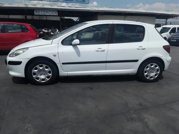 CAJA RELES / FUSIBLES PEUGEOT 307 BERLINA - Imagen 3