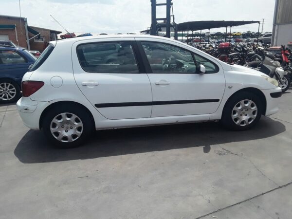 CAJA RELES / FUSIBLES PEUGEOT 307 BERLINA - Imagen 4