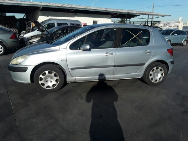 CAJA RELES / FUSIBLES PEUGEOT 307 - Imagen 4