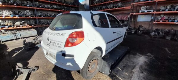 FARO DERECHO RENAULT CLIO III - Imagen 5