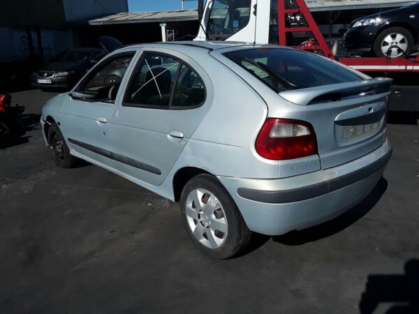VEHICULO COMPLETO DESPIECE RENAULT MEGANE II BERLINA 5P - Imagen 4