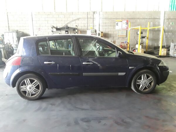 FARO DERECHO RENAULT MEGANE II BERLINA 5P - Imagen 3