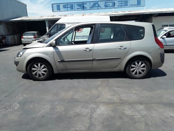 PILOTO TRASERO IZQUIERDO RENAULT SCENIC II - Imagen 3