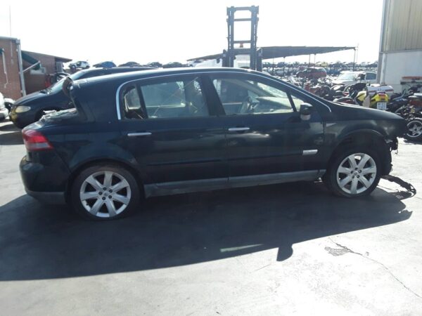 PILOTO TRASERO IZQUIERDO RENAULT VEL SATIS (BJ0) - Imagen 3