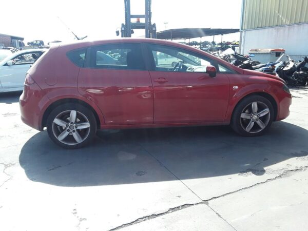 PARAGOLPES TRASERO SEAT LEON (1P1) - Imagen 2