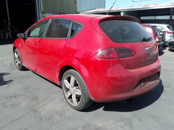 PARAGOLPES TRASERO SEAT LEON (1P1) - Imagen 5