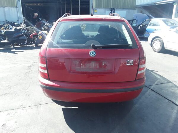 FARO IZQUIERDO SKODA FABIA FAMILIAR - Imagen 2