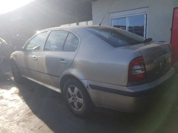 FARO DERECHO SKODA OCTAVIA BERLINA (1U2) - Imagen 3