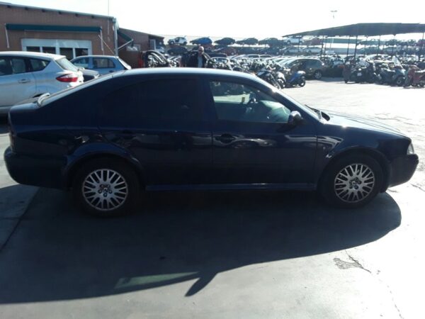 PILOTO TRASERO DERECHO SKODA OCTAVIA BERLINA