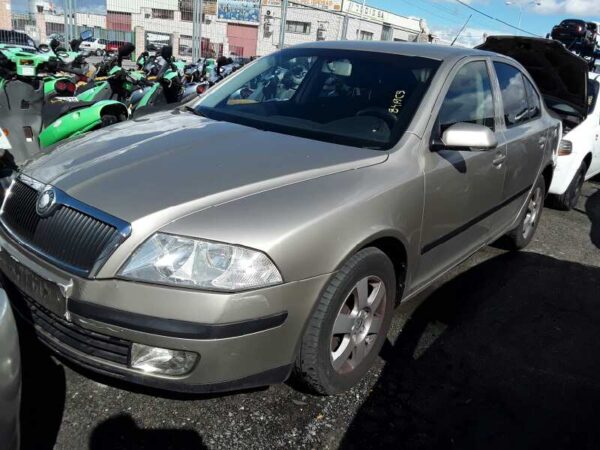 CAJA RELES / FUSIBLES SKODA OCTAVIA BERLINA (1Z3) - Imagen 2