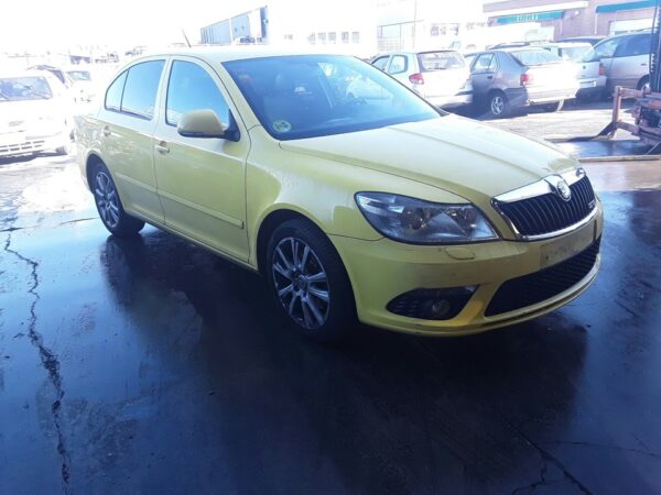 PUERTA TRASERA IZQUIERDA SKODA OCTAVIA BERLINA - Imagen 2