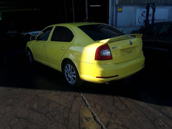 PUERTA TRASERA IZQUIERDA SKODA OCTAVIA BERLINA - Imagen 3