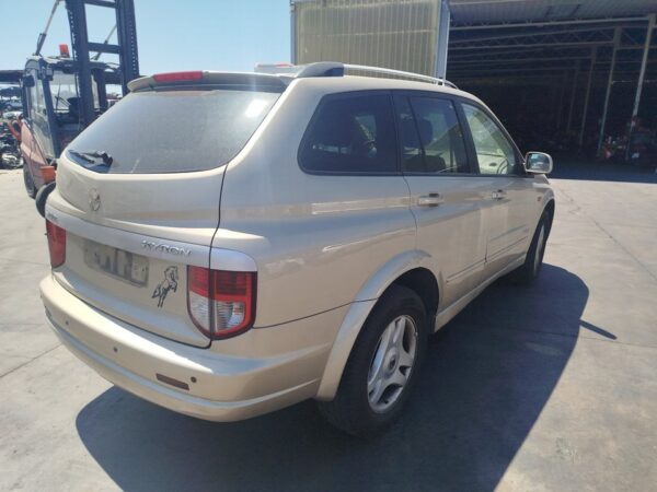 PORTON TRASERO SSANGYONG KYRON - Imagen 3