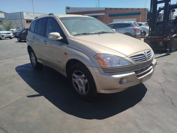 PILOTO TRASERO IZQUIERDO SSANGYONG KYRON - Imagen 4
