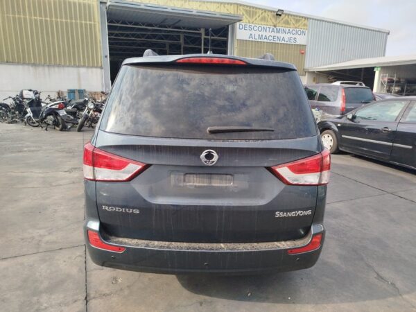 PUERTA TRASERA DERECHA SSANGYONG RODIUS - Imagen 5