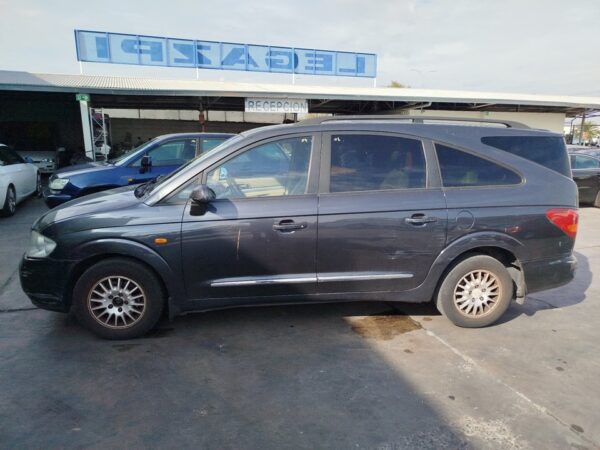 PUERTA TRASERA DERECHA SSANGYONG RODIUS - Imagen 3