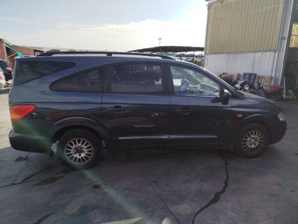 PUERTA TRASERA DERECHA SSANGYONG RODIUS - Imagen 4
