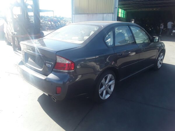 FARO DERECHO SUBARU LEGACY BERL. B13 - Imagen 3