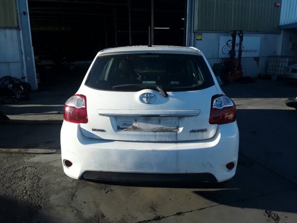 PUERTA TRASERA IZQUIERDA TOYOTA AURIS - Imagen 4