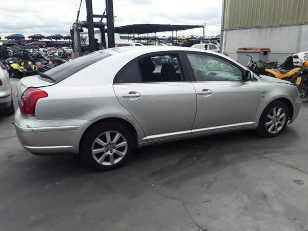 CONDENSADOR / RADIADOR  AIRE ACONDICIONADO TOYOTA AVENSIS BERLINA - Imagen 5