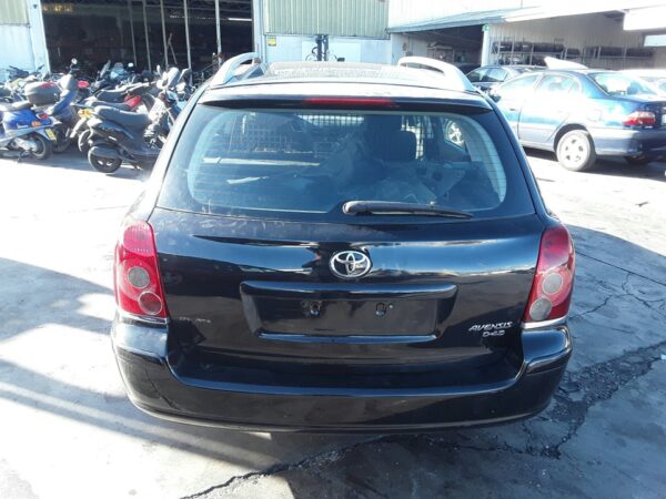 PARAGOLPES TRASERO TOYOTA AVENSIS BERLINA (T25) - Imagen 2