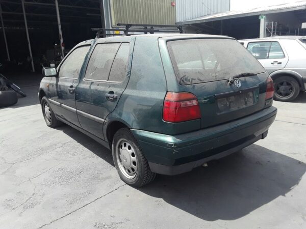 PARAGOLPES DELANTERO VOLKSWAGEN GOLF III BERLINA - Imagen 5