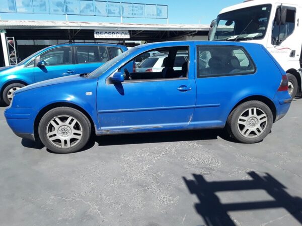 FARO IZQUIERDO VOLKSWAGEN GOLF IV BERLINA - Imagen 3