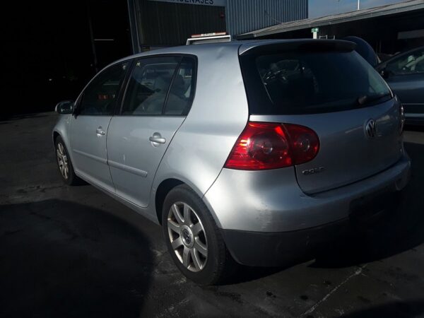 PARAGOLPES DELANTERO VOLKSWAGEN GOLF V BERLINA - Imagen 2