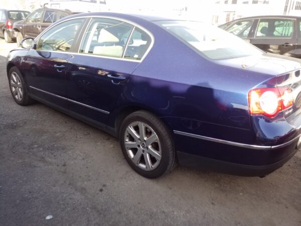 VOLANTE VOLKSWAGEN PASSAT BERLINA (3C2) - Imagen 2