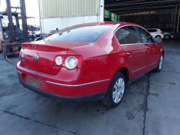 PARAGOLPES TRASERO VOLKSWAGEN PASSAT BERLINA - Imagen 3