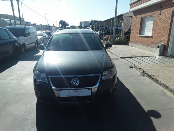 PILOTO TRASERO IZQUIERDO INTERIOR VOLKSWAGEN PASSAT VARIANT - Imagen 2