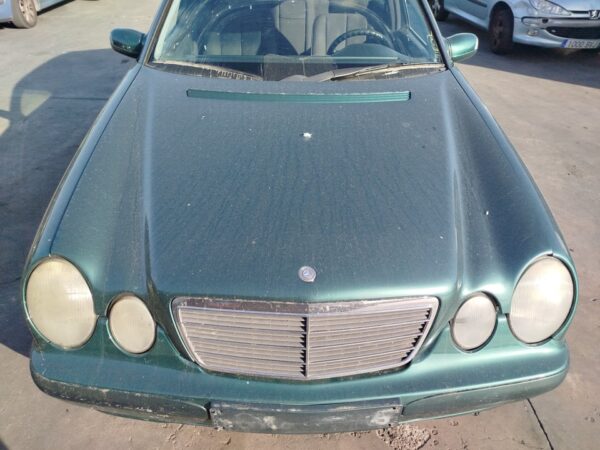 CAPO MERCEDES-BENZ CLASE E (BM 210) BERLINA