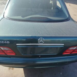 TAPA MALETERO MERCEDES-BENZ CLASE E (BM 210) BERLINA