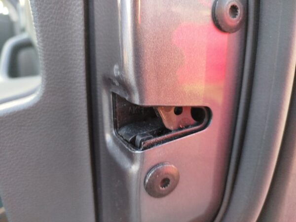 CERRADURA PUERTA DELANTERA DERECHA VOLKSWAGEN JETTA V (1K2)