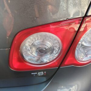 PILOTO TRASERO DERECHO INTERIOR VOLKSWAGEN JETTA V (1K2)