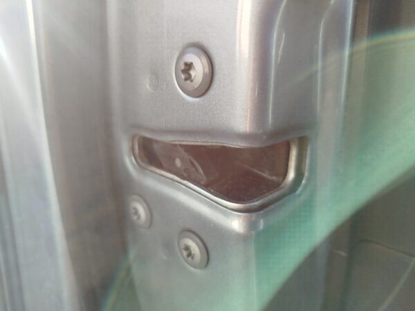 CERRADURA PUERTA DELANTERA IZQUIERDA TOYOTA YARIS (KSP9/SCP9/NLP9)