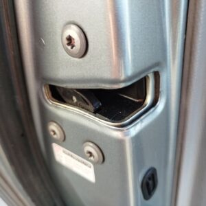 CERRADURA PUERTA TRASERA IZQUIERDA TOYOTA YARIS (KSP9/SCP9/NLP9)